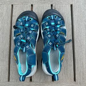 Keen women’s sandals size 9.5